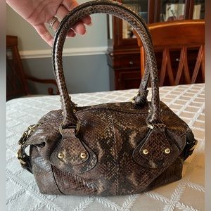 Stuart Weitzman HANDBAG snake skin design 👜